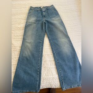 Closed Light Blue Denim Jeans with Contrast Stitching